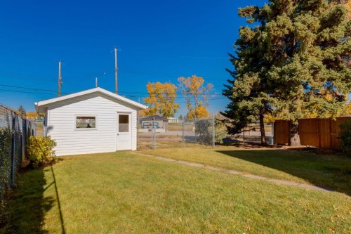 90 Allandale Close Se, Calgary, AB - Outdoor