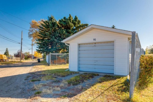 90 Allandale Close Se, Calgary, AB - Outdoor