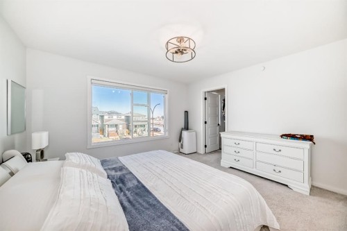 215 148 Avenue Nw, Calgary, AB - Indoor Photo Showing Bedroom