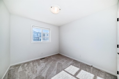 215 148 Avenue Nw, Calgary, AB - Indoor Photo Showing Other Room