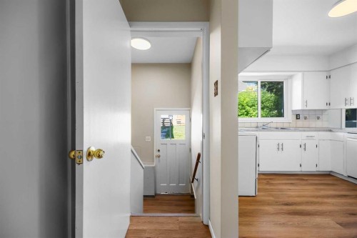 2636 34 Avenue Nw, Calgary, AB - Indoor Photo Showing Other Room