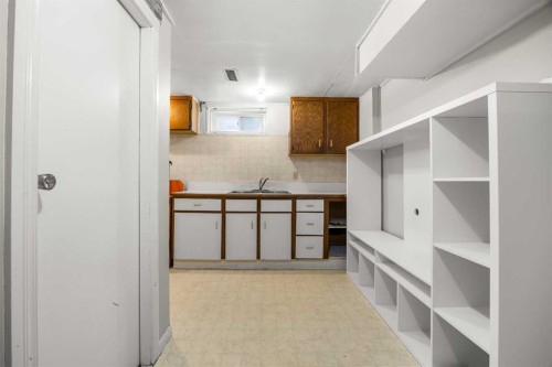 2636 34 Avenue Nw, Calgary, AB - Indoor