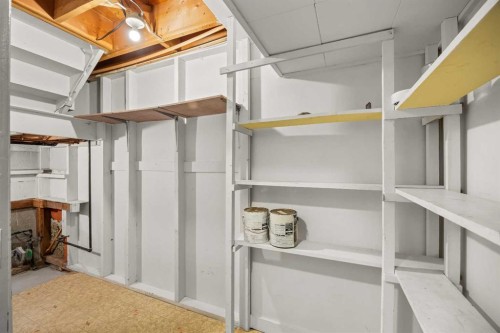 2636 34 Avenue Nw, Calgary, AB - Indoor