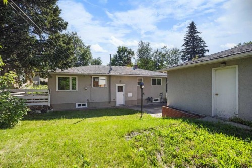 2636 34 Avenue Nw, Calgary, AB - Outdoor