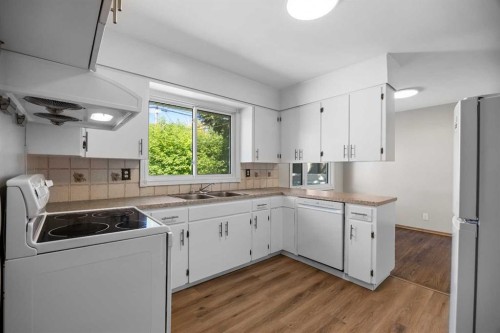 2636 34 Avenue Nw, Calgary, AB - Indoor