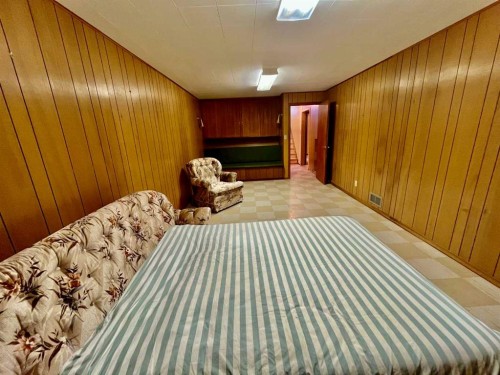 223 Allison Street, Acme, AB - Indoor