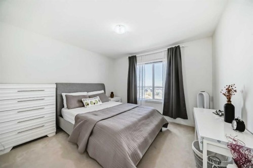 122 Sherwood Lane Nw, Calgary, AB - Indoor Photo Showing Bedroom