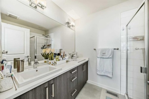 122 Sherwood Lane Nw, Calgary, AB - Indoor Photo Showing Bathroom