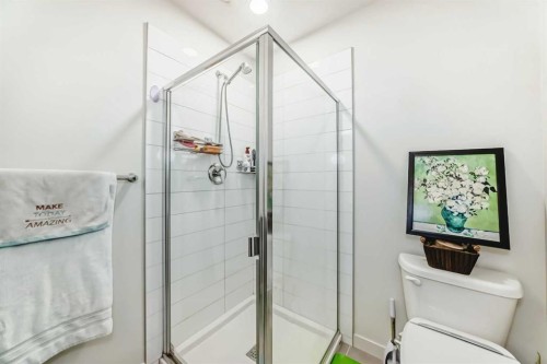 122 Sherwood Lane Nw, Calgary, AB - Indoor Photo Showing Bathroom
