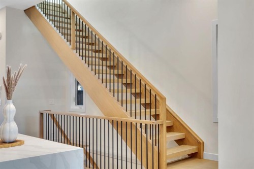 5020 21A Street Sw, Calgary, AB - Indoor Photo Showing Other Room