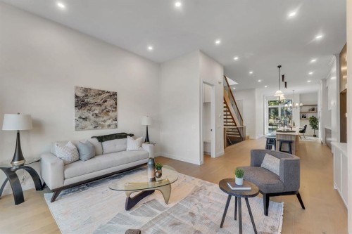 5020 21A Street Sw, Calgary, AB - Indoor Photo Showing Living Room