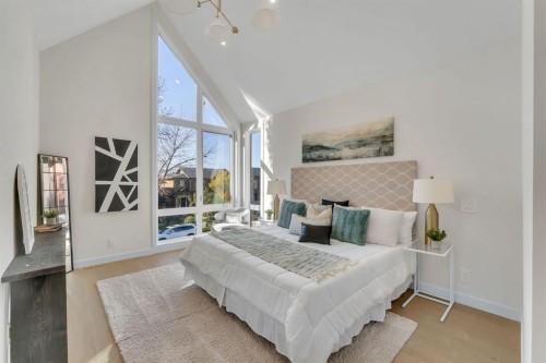 5020 21A Street Sw, Calgary, AB - Indoor Photo Showing Bedroom