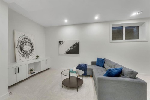 5020 21A Street Sw, Calgary, AB - Indoor