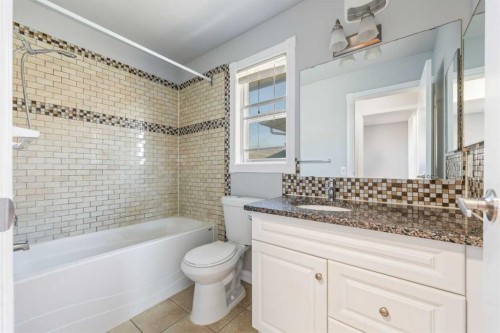 336 Whitworth Way Ne, Calgary, AB - Indoor Photo Showing Bathroom