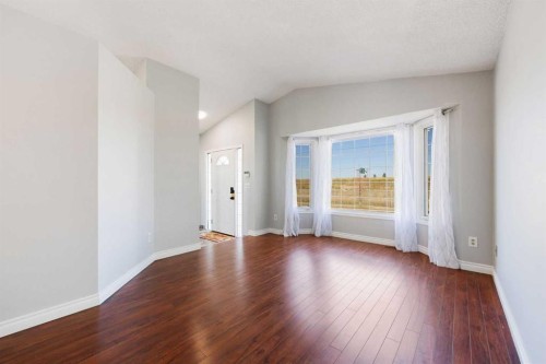 336 Whitworth Way Ne, Calgary, AB - Indoor Photo Showing Other Room