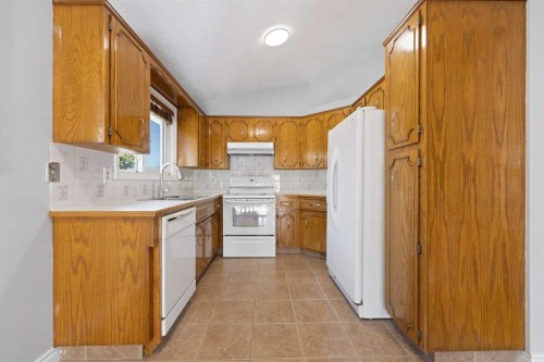 336 Whitworth Way Ne, Calgary, AB - Indoor Photo Showing Kitchen
