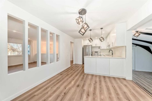 9803 Fairmount Drive Se, Calgary, AB - Indoor Photo Showing Kitchen