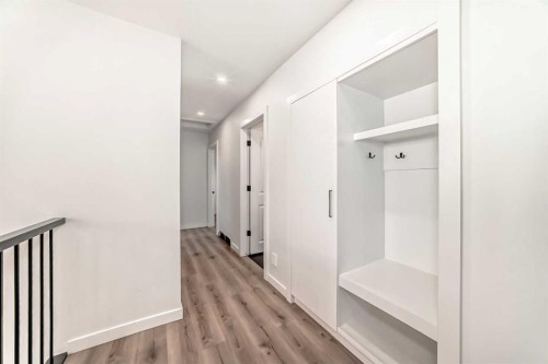 9803 Fairmount Drive Se, Calgary, AB - Indoor Photo Showing Other Room