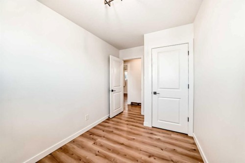 9803 Fairmount Drive Se, Calgary, AB - Indoor Photo Showing Other Room