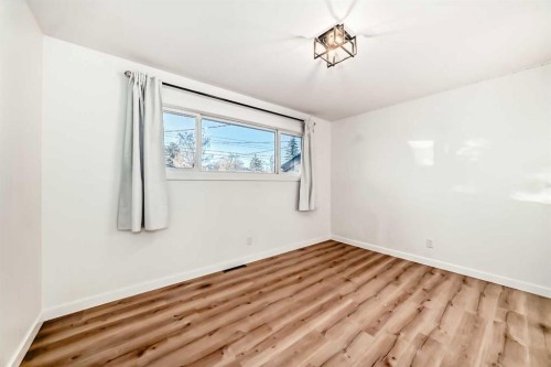 9803 Fairmount Drive Se, Calgary, AB - Indoor Photo Showing Other Room