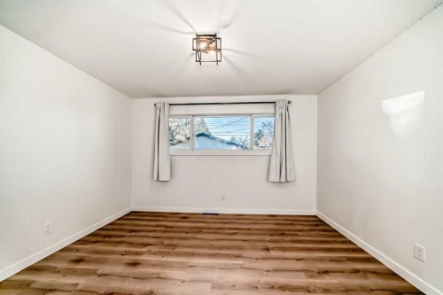 9803 Fairmount Drive Se, Calgary, AB - Indoor Photo Showing Other Room
