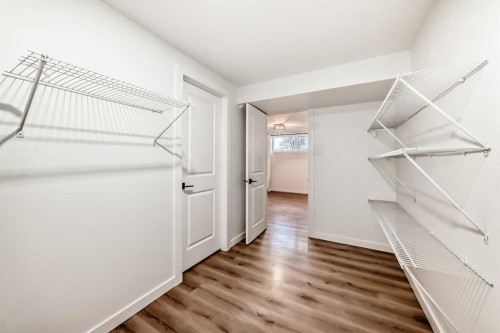 9803 Fairmount Drive Se, Calgary, AB - Indoor Photo Showing Other Room