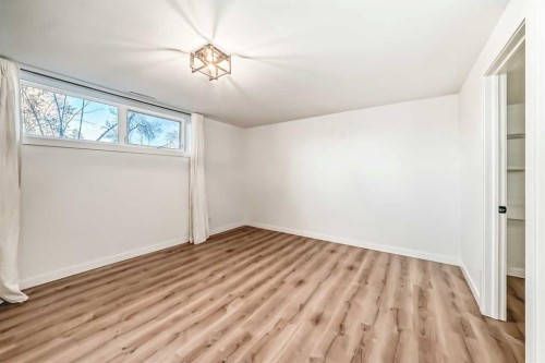 9803 Fairmount Drive Se, Calgary, AB - Indoor Photo Showing Other Room