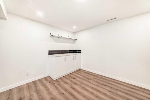 9803 Fairmount Drive Se, Calgary, AB - Indoor Photo Showing Other Room