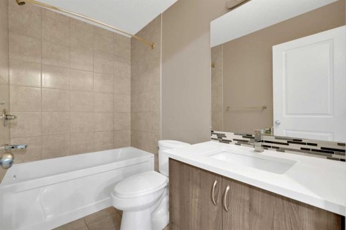 87 Baysprings Way Sw, Airdrie, AB - Indoor Photo Showing Bathroom