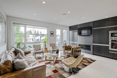 1928 27 Avenue Sw, Calgary, AB - Indoor