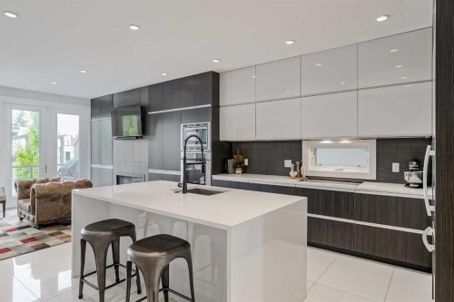 1928 27 Avenue Sw, Calgary, AB - Indoor Photo Showing Kitchen With Upgraded Kitchen