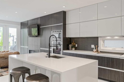 1928 27 Avenue Sw, Calgary, AB - Indoor Photo Showing Kitchen With Upgraded Kitchen