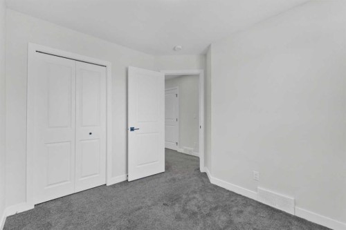 33 Belmont Drive Sw, Calgary, AB - Indoor