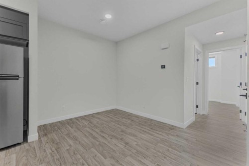33 Belmont Drive Sw, Calgary, AB - Indoor Photo Showing Other Room