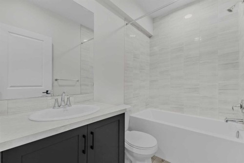 33 Belmont Drive Sw, Calgary, AB - Indoor Photo Showing Bathroom