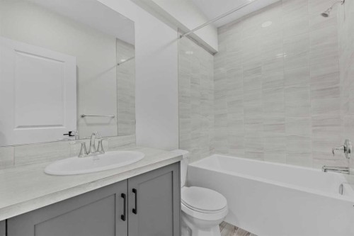33 Belmont Drive Sw, Calgary, AB - Indoor Photo Showing Bathroom