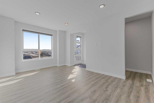 33 Belmont Drive Sw, Calgary, AB - Indoor Photo Showing Other Room