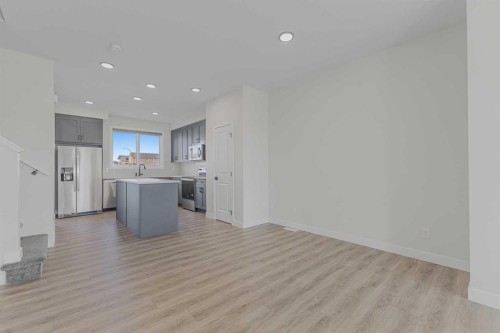 33 Belmont Drive Sw, Calgary, AB - Indoor