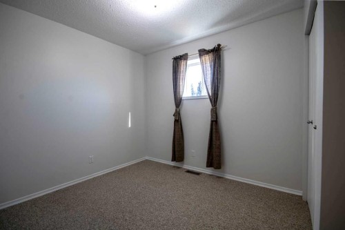 5559 Township Road 320, Rural Mountain View County, AB - Indoor Photo Showing Other Room