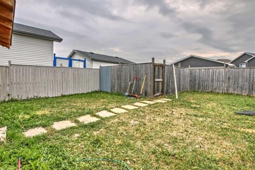 163 Taracove Estate Drive Ne, Calgary, AB - Outdoor