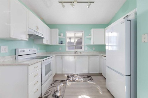 331 Coverdale Court Ne, Calgary, AB - Indoor Photo Showing Kitchen