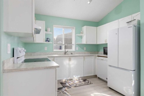 331 Coverdale Court Ne, Calgary, AB - Indoor Photo Showing Kitchen