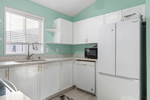 331 Coverdale Court Ne, Calgary, AB - Indoor Photo Showing Kitchen