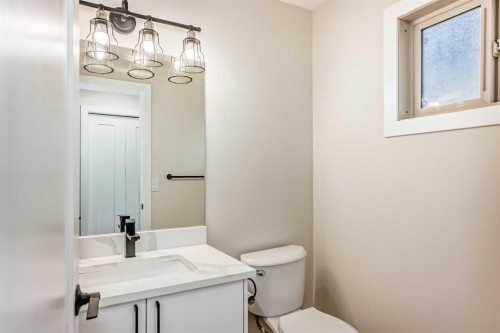 311 Shawnessy Drive Sw, Calgary, AB - Indoor Photo Showing Bathroom