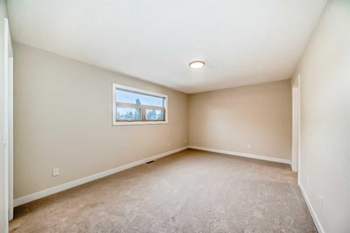 311 Shawnessy Drive Sw, Calgary, AB - Indoor Photo Showing Other Room