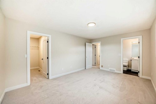 311 Shawnessy Drive Sw, Calgary, AB - Indoor Photo Showing Other Room