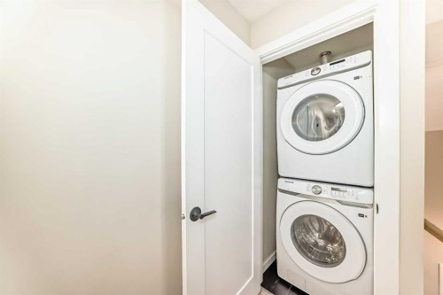 311 Shawnessy Drive Sw, Calgary, AB - Indoor Photo Showing Laundry Room