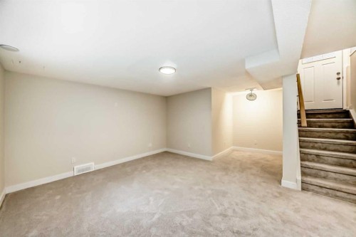 311 Shawnessy Drive Sw, Calgary, AB - Indoor Photo Showing Other Room