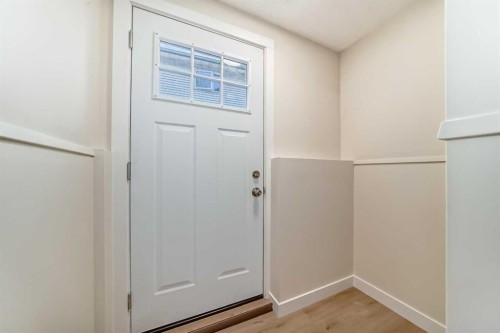 311 Shawnessy Drive Sw, Calgary, AB - Indoor Photo Showing Other Room