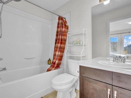 551 Evansborough Way Nw, Calgary, AB - Indoor Photo Showing Bathroom